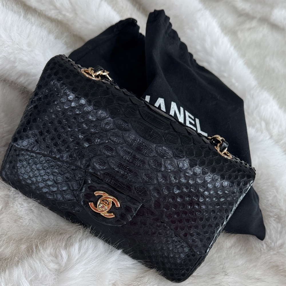Chic Black Python Leather Bag - image 2